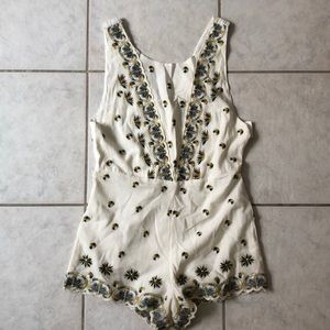 Adorable embroidered free people romper NWOT